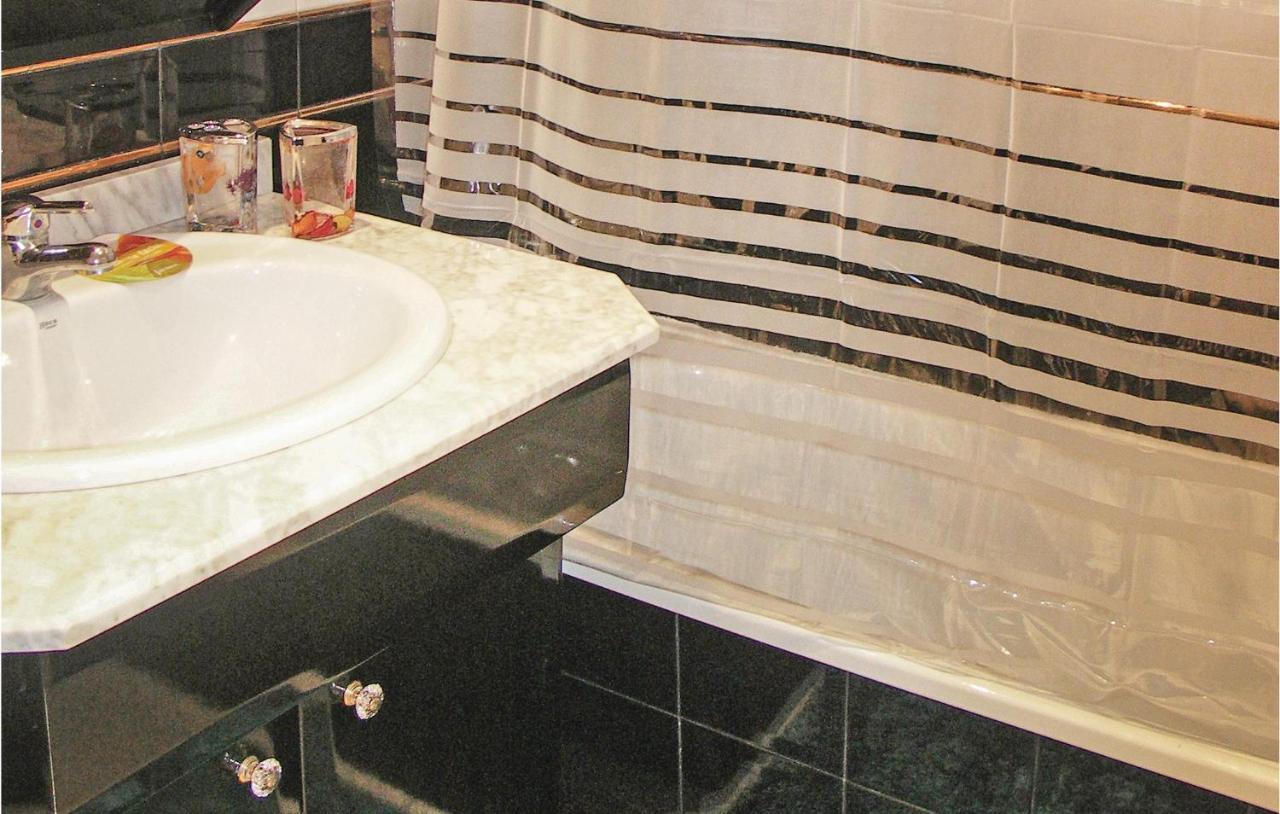 2 Bedroom Nice Apartment In Guardamar Del Segura Εξωτερικό φωτογραφία